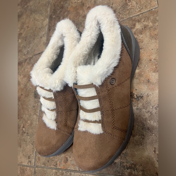 New Fuzzy slip-on shoes - Picture 3 of 8